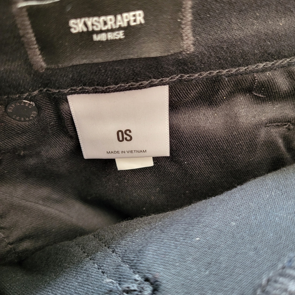 293B. NWT Express Skyscraper Mid Rise Black Denim Jeans - Size 0S - Picture 8 of 8